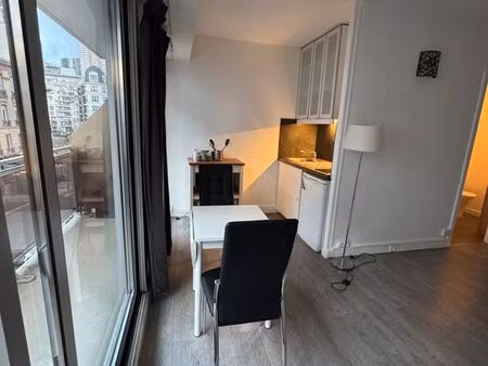 studio 22m² refait à neuf + balcon – puteaux mairie / la défense
