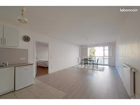 t2 spacieux et élégant au cœur de romainville