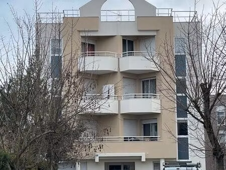 studio 1 pièce 27 m²