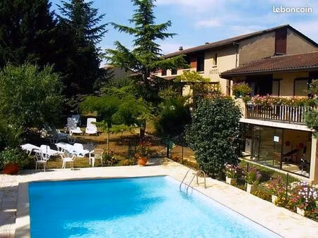 hôtel bar restaurant