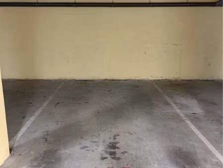 location place parking sous-sol