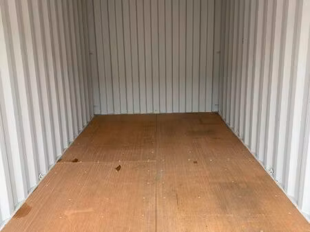 a louer box de 33 m3 soit 14 m2