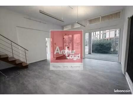 local commercial 79 m²