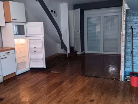 à louer – maison de bourg avec courette et cave