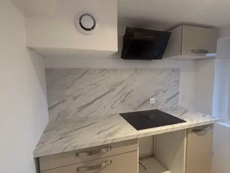 à louer maison de village avec jardin