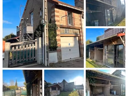 maison individuelle de ville avec jardine et beaucoup de potentiel