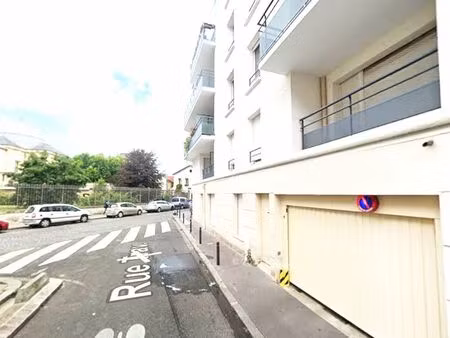parking sous-terrain sécurisé – légion d'honneur / basilique / porte de paris