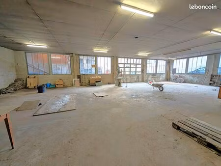 bâtiment 4 pièces 158 m²