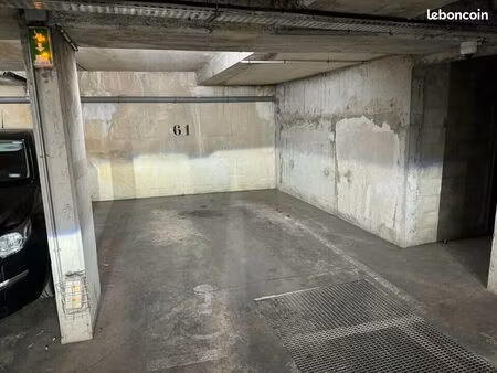 parking 12 m² epinay sur seine