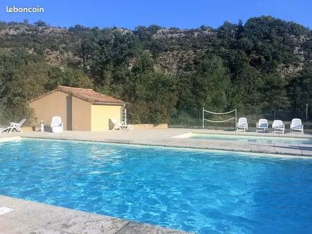 mazet dans un camping résidentiel