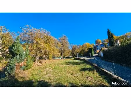 très beau terrain constructible