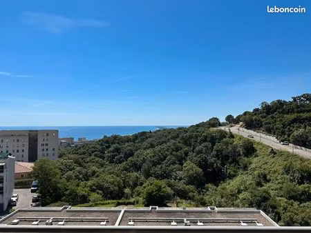 appartement t3 65m² vue mer avec grande terrasse