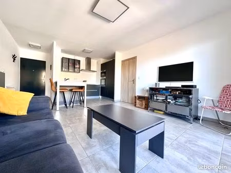 location t2 à l’année 49m2 + terrasse