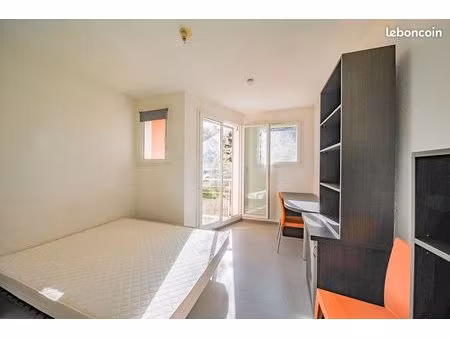 studio 1 pièce 18 m²