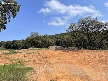 penta di casinca  à 1 minutes de folelli  parcelle de terre de 2829 m² dont 1413 m² constr