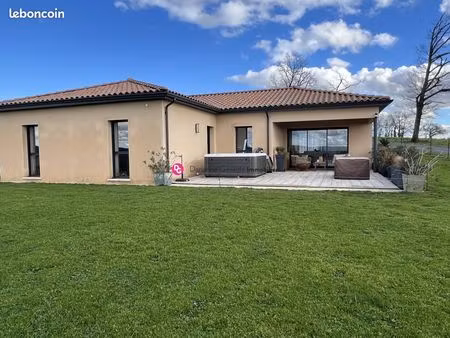 propriété 4 pièces 114 m²