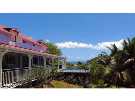 villa 5 chambres. piscine. vue mer. les saintes