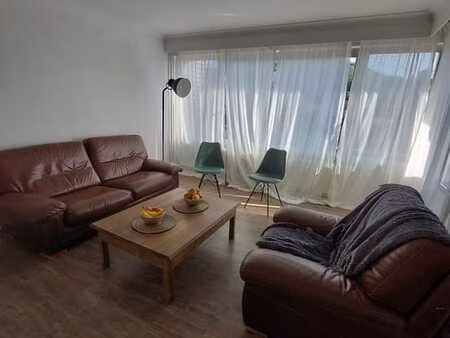 colocation feminine étudiante- chambre disponible