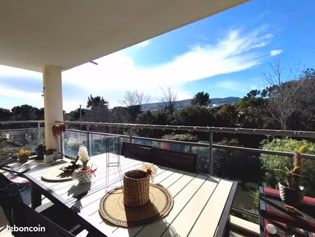 magnifique t3 avec vue dégagée -proche commodités - parking privé et garage