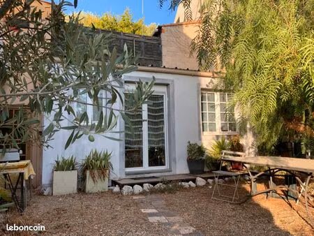 location courte durée - studio meublé 20 m² - 650 euros. 13010 saint loup