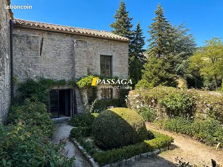 propriété 8 pièces 224 m²