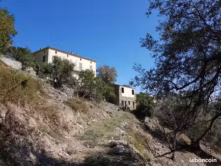 propriété 9 pièces 230 m²