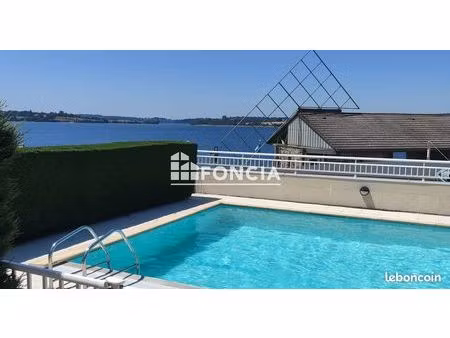 ? t2bis avec terrasse & piscine – vue lac de pareloup