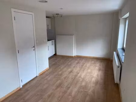 uniquement par mail //a proximité gare de marchienne au pont