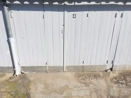 garage / box stockage / garde meubles à louer disponible immédiatement