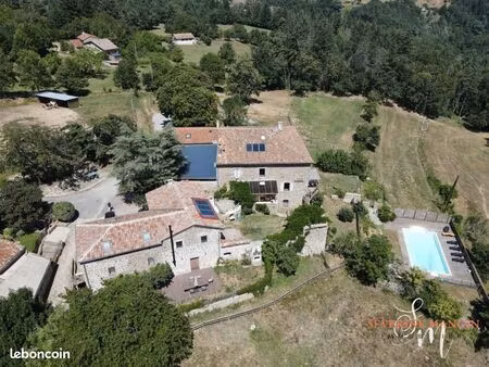 maison 20 pièces 450 m²