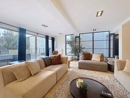 magnifique duplex 4 chambres + terrasse - meublé