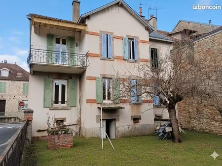 immeuble 10 pièces 195 m²