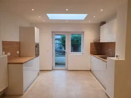 maison à louer fontaine-l'evêque