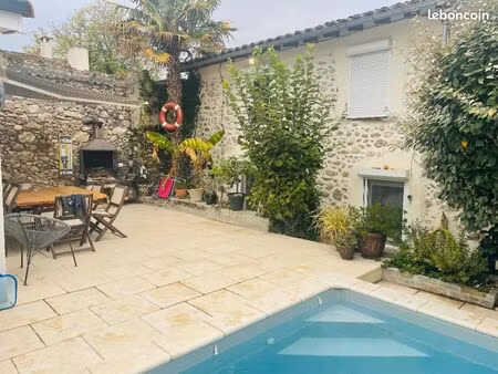 foix  ensemble de 3 maisons dont 2 airbnb habitables de suite