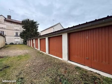 garage 3 pièces 11 m²