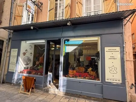 ◊ à louer – local commercial – rue droite – millau