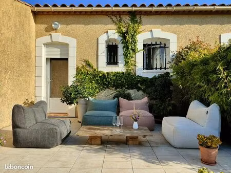 maison de plain-pied dans un domaine