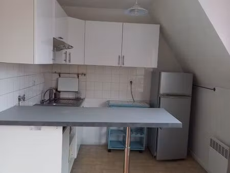 beau studio 27m2 - centre bagnolet 93170 - entre mairie et eglise/proche 75020