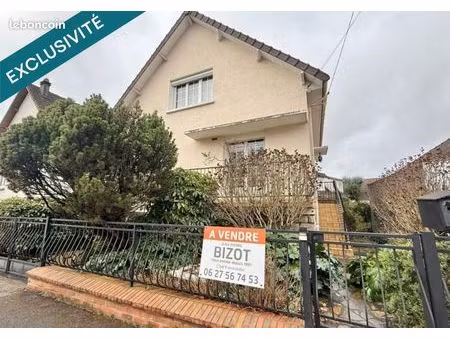 propriété 6 pièces 121 m²