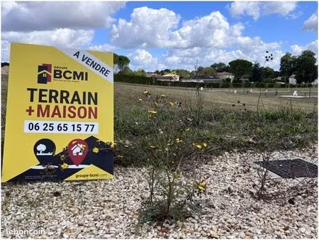 terrain 700 m² champniers