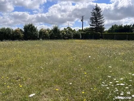 terrain 815 m² courcome