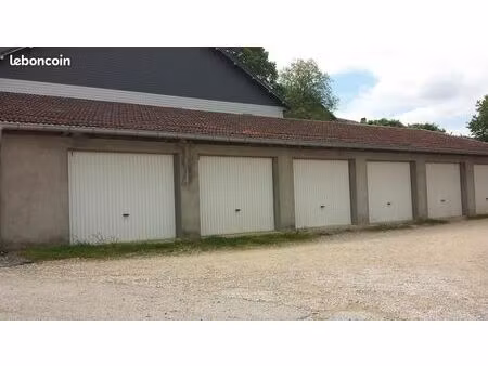garage au centre de mamirolle