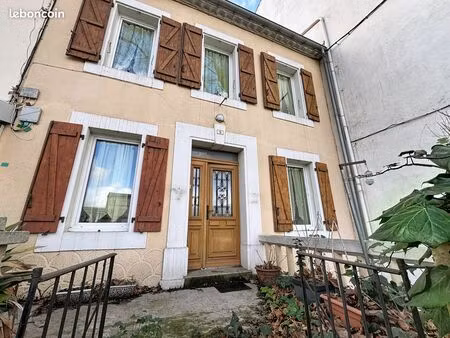 maison au bord du canal du midi