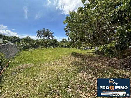 terrain 572 m² sainte-suzanne