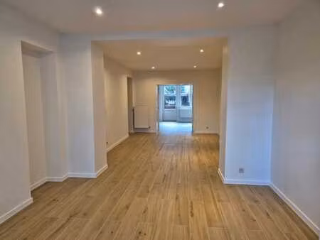 appartement 1 chambre avec cour/terrasse