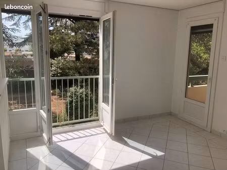 agréable appatement f3 guilheran granges. quartier calme. proche de tout