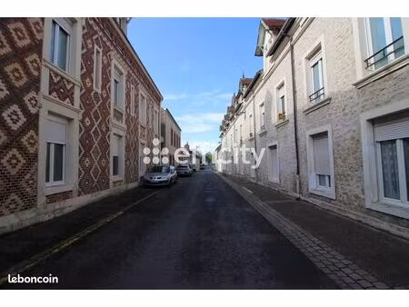 immeuble 6 pièces 225 m²