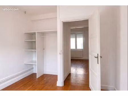 t3 en parfait état proche place de la halle à sedan