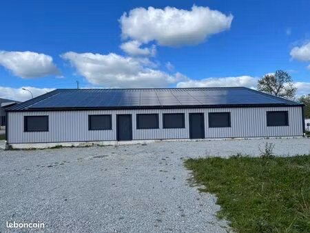 bâtiment industriel 216m2