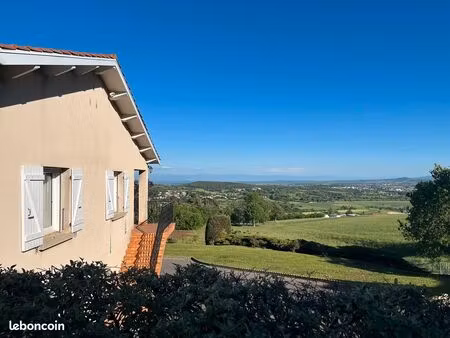 maison lumineuse avec vue panoramique